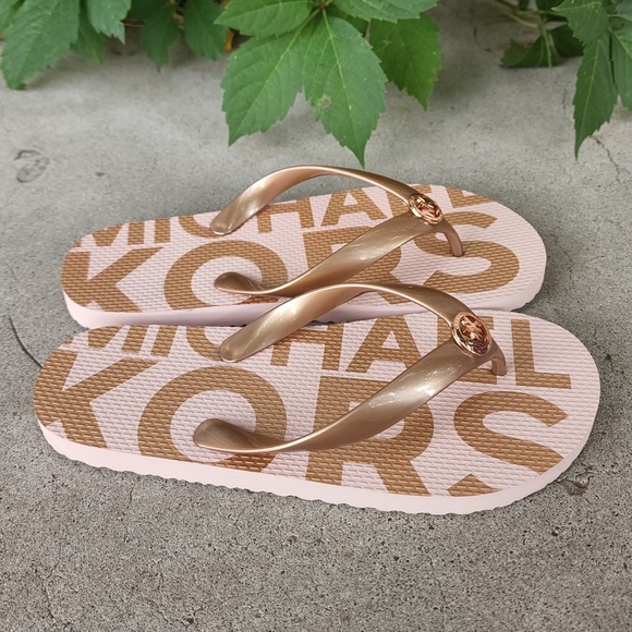 Michael Kors Womens Sandals Blush Pink/ Bronze. Size 8M - Picture 2 of 5